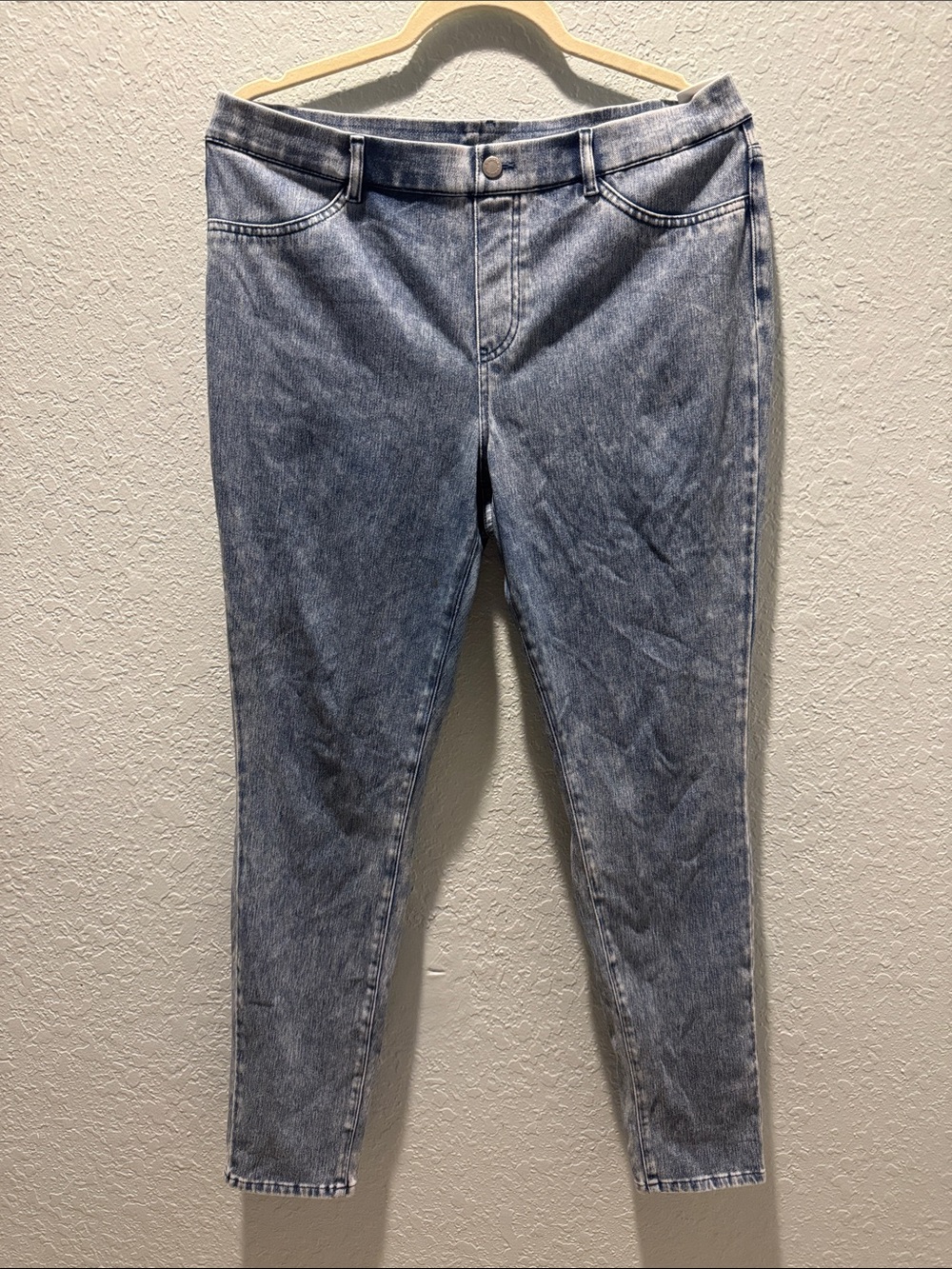 Uniqlo Ultra Stretch Denim Leggings Pants Acid Wash Light Blue